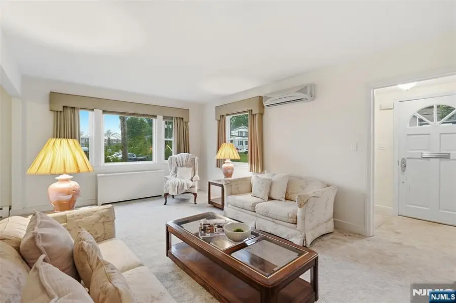 26 Dora Avenue, Waldwick, NJ 07463 - #3