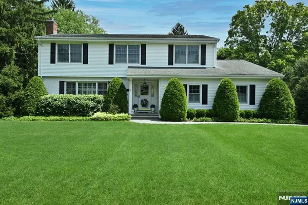 250 Meadowbrook Road, Wyckoff, NJ 07481