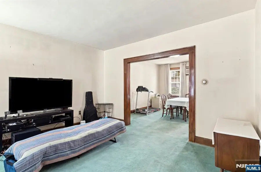 185 Floyd Street, Belleville, NJ 07109 - #3