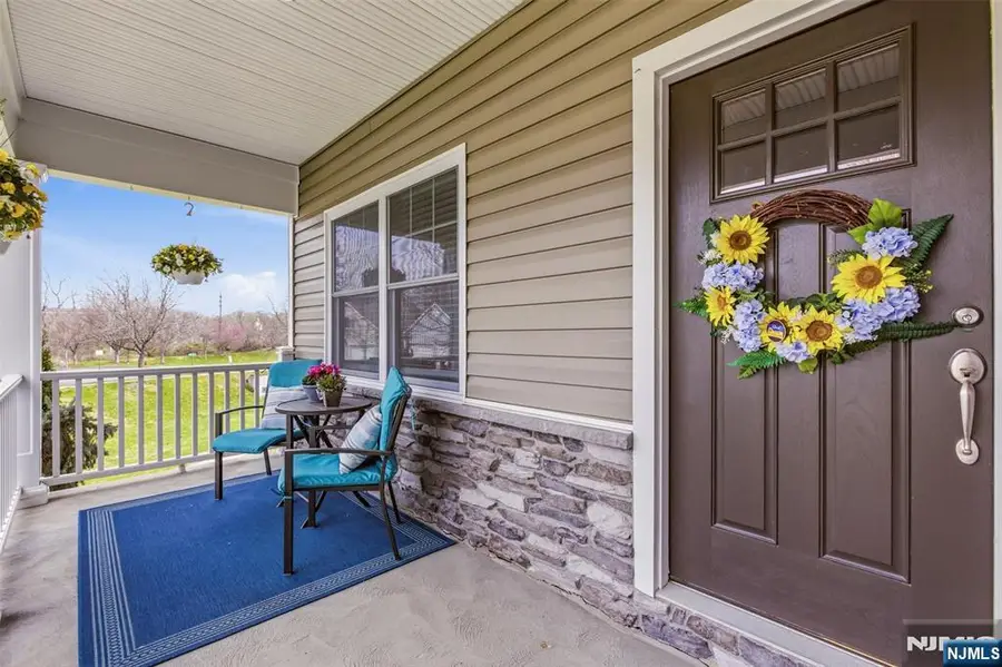 2 Bluffs Court, Hamburg, NJ 07419 - #3