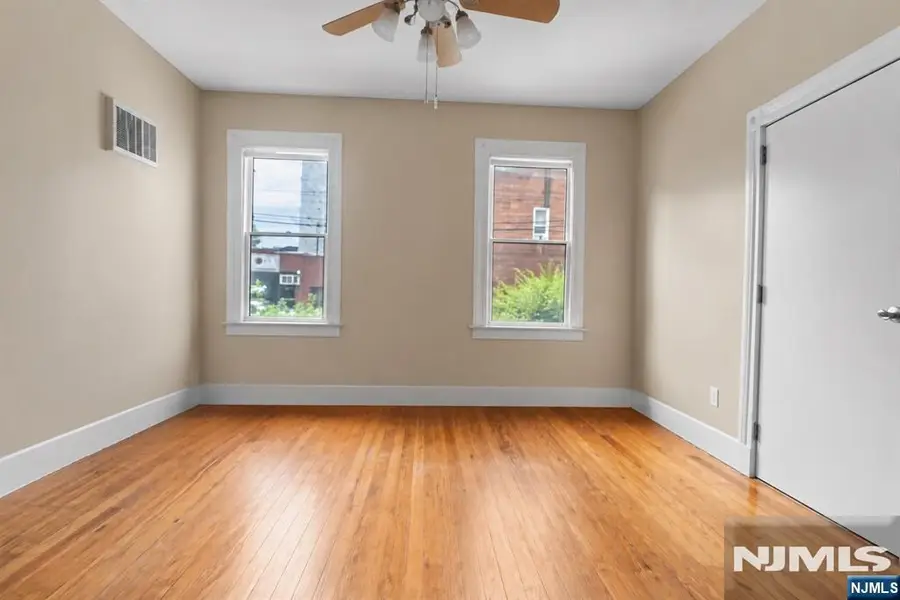 522 26th Street, Union City, NJ 07087 - #3