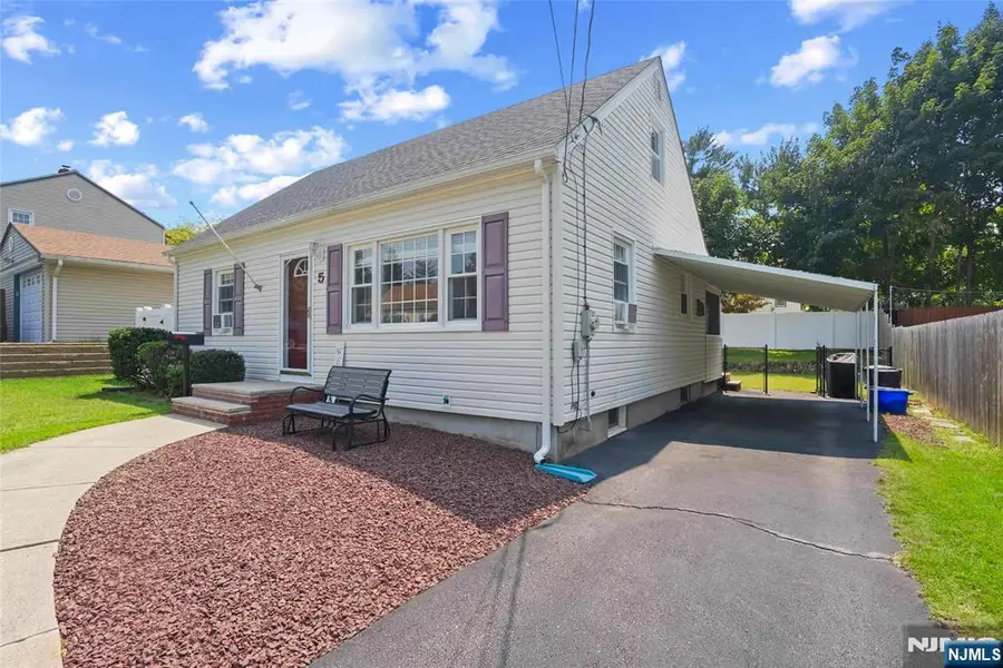 5 Sally Street, Bloomingdale, NJ 07403 - #3