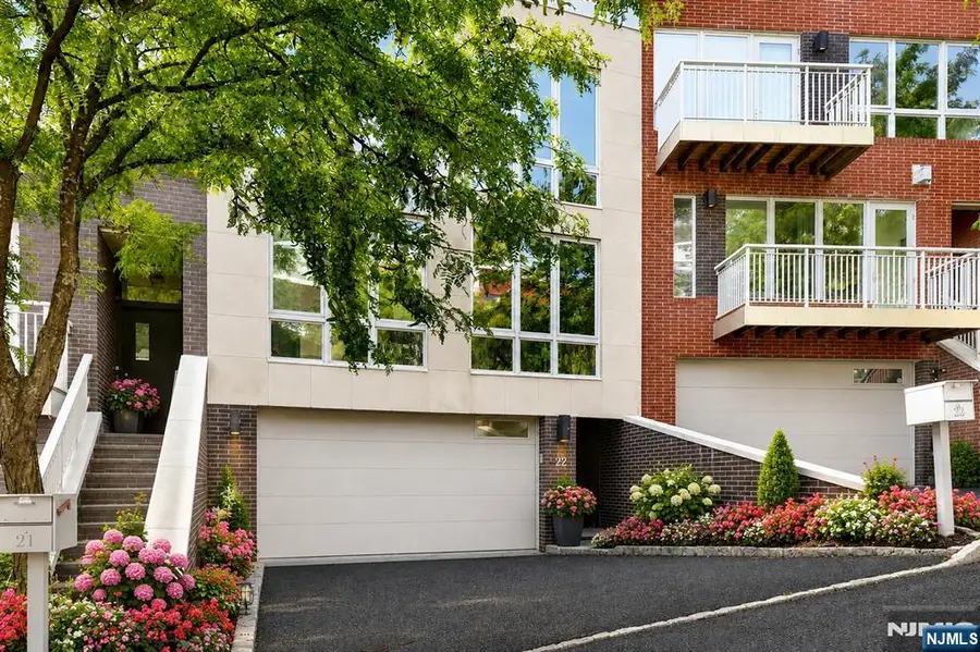 22 Vela Way, Edgewater, NJ 07020 - #2