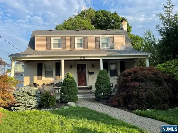 16-18 Morlot Avenue, Fair Lawn, NJ 07410