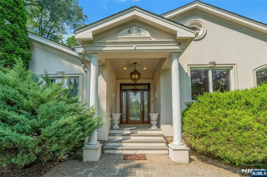 45 Pleasant Avenue, Upper Saddle River, NJ 07458 - #2
