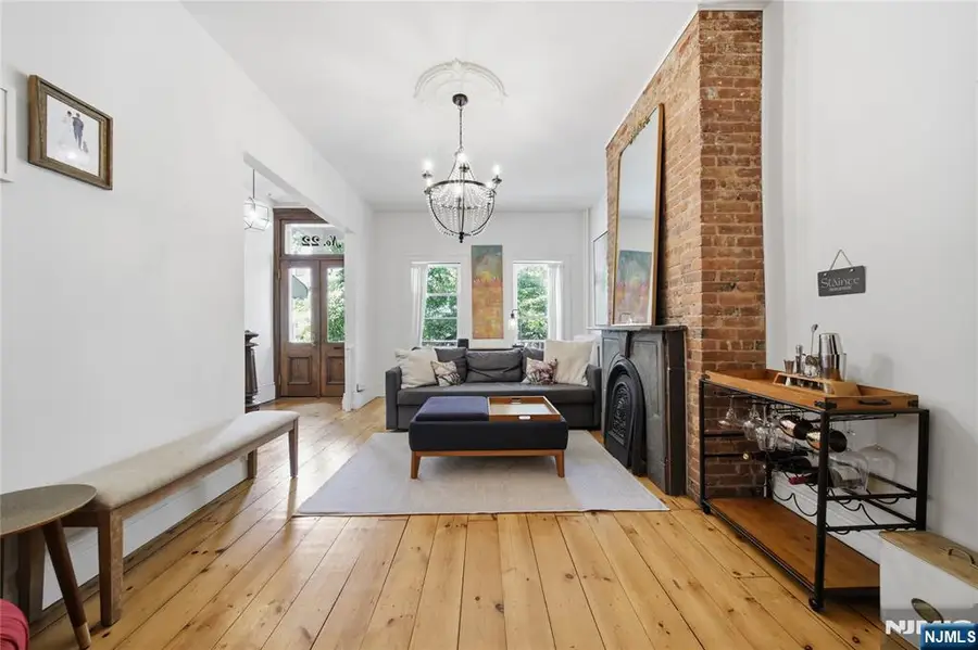 22 Laidlaw Avenue, Jersey City, NJ 07306 - #2