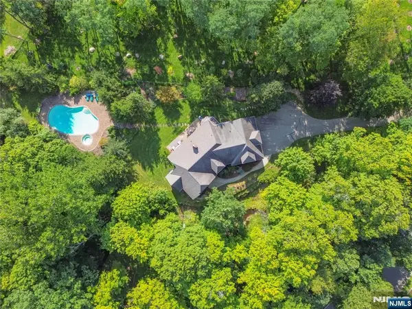102 Seminary Drive, Mahwah, NJ 07430