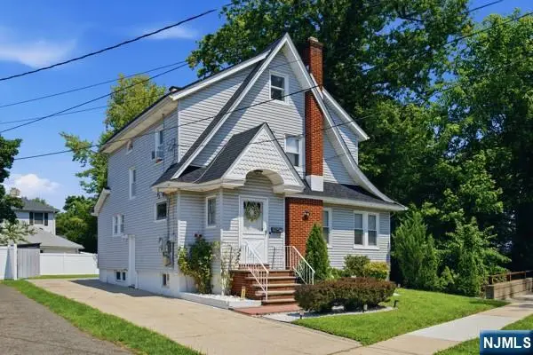 38 Shadyside Avenue, Dumont, NJ 07628