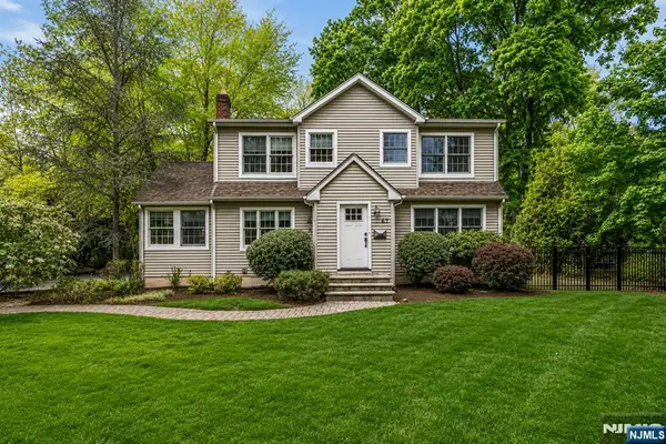 63 Park Avenue, Wyckoff, NJ 07481
