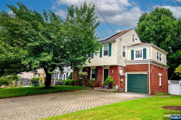16 Wolcott Road, Dumont, NJ 07628