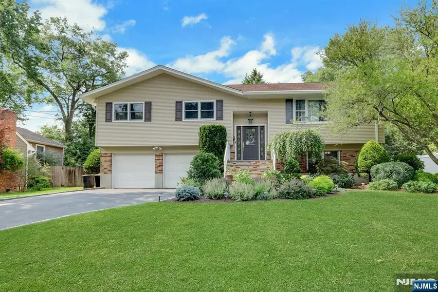 33 Hurlbut Street, Westwood, NJ 07675 - #2