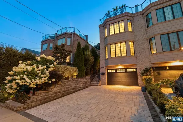48 Myrtle Avenue, Edgewater, NJ 07020