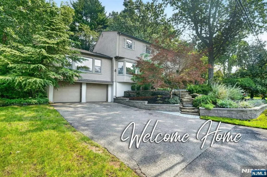 10 Lancaster Court, Cresskill, NJ 07626 - #1
