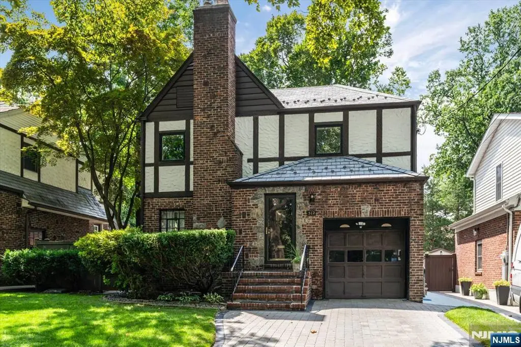512 Fairidge Terrace, Teaneck, NJ 07666 - #1