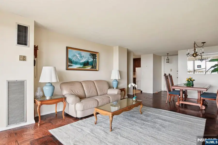 555 North Avenue 25K, Fort Lee, NJ 07024 - #2