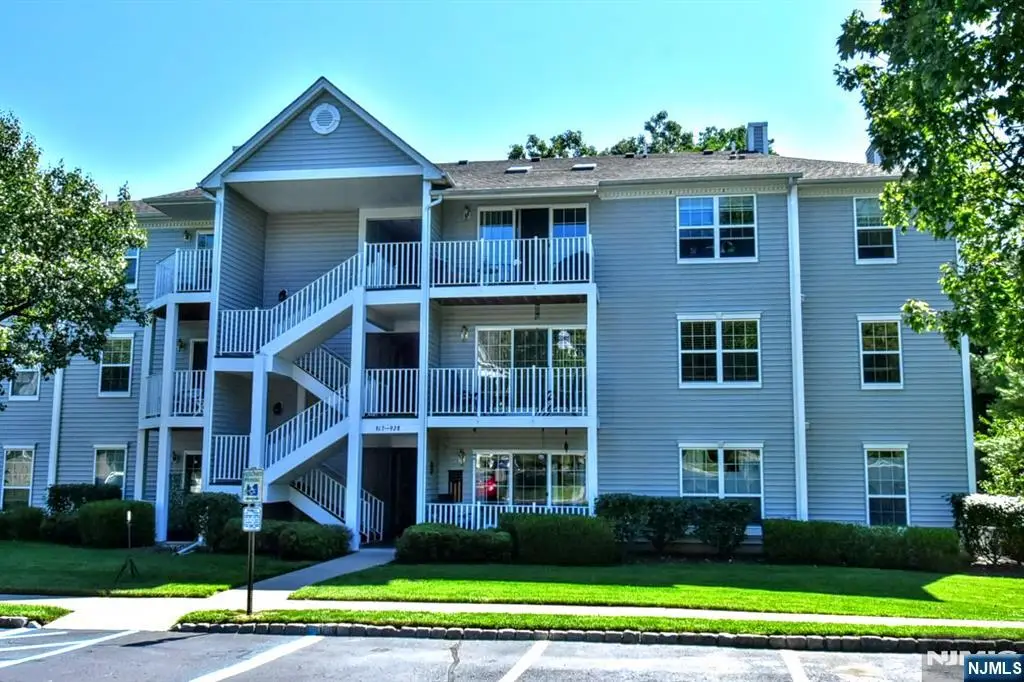 928 Juniper Way, Mahwah, NJ 07430 - #1