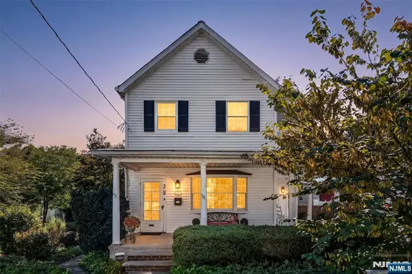 28 Leary Avenue, Bloomingdale, NJ 07403