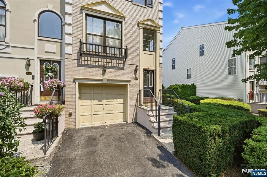 427 Hartford Drive 4028, Nutley, NJ 07110 - #2