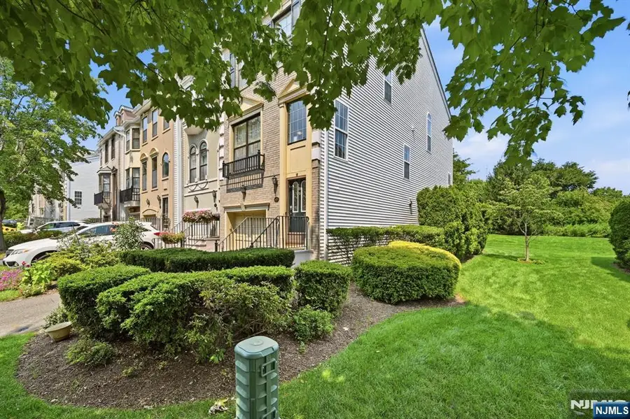 427 Hartford Drive 4028, Nutley, NJ 07110 - #3