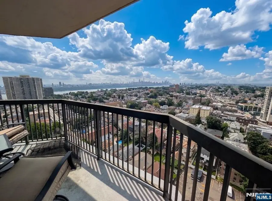 770 Anderson Avenue 23N, Cliffside Park, NJ 07010 - #3