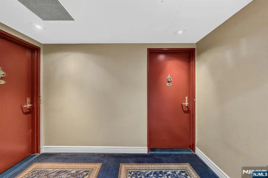 900 Palisade Avenue 3D, Fort Lee, NJ 07024 - #2