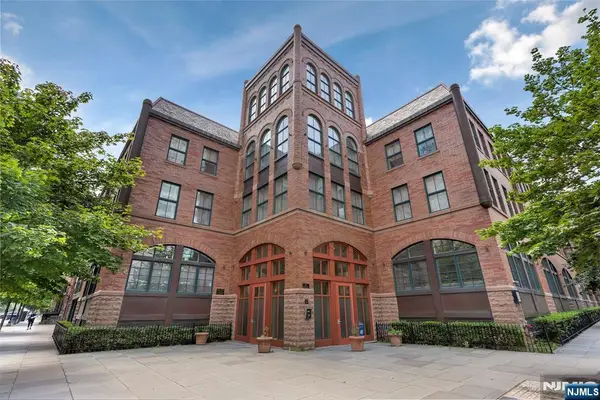 61 Grand Street 2F, Jersey City, NJ 07302