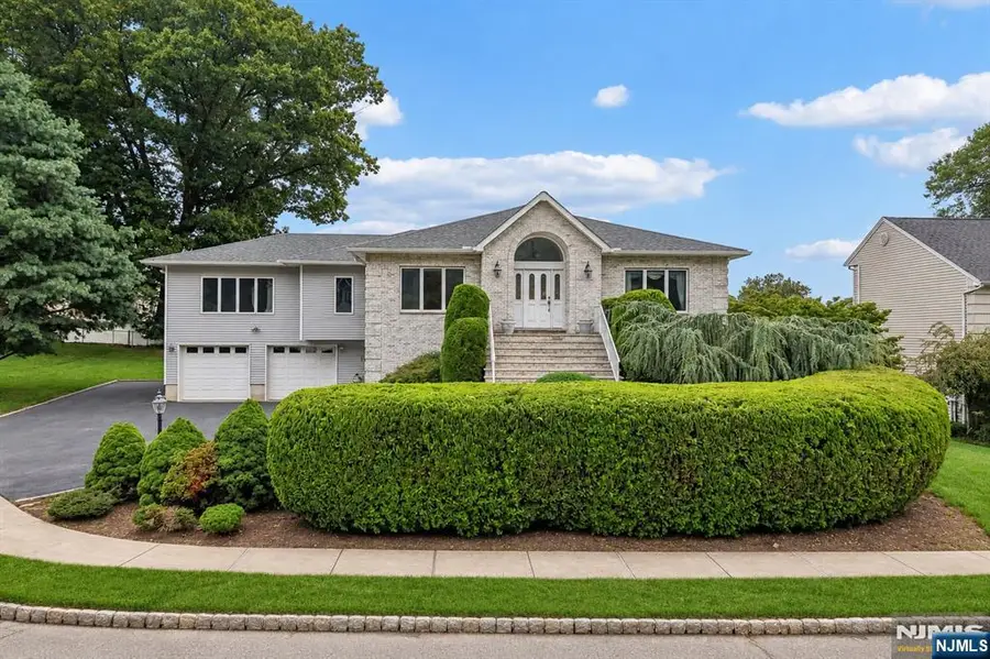 19 Brook Hollow Court, Hawthorne, NJ 07506 - #2