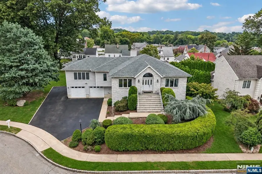 19 Brook Hollow Court, Hawthorne, NJ 07506 - #3