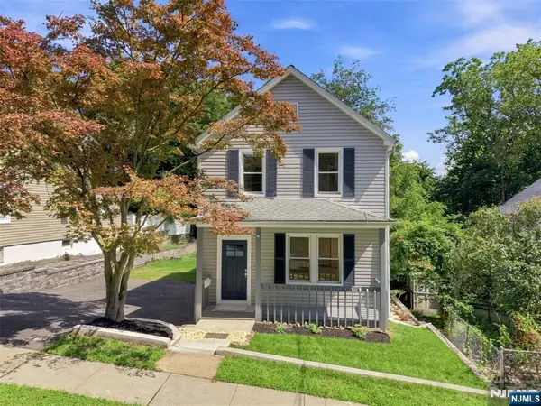 33 Mohawk Avenue, Hawthorne, NJ 07506