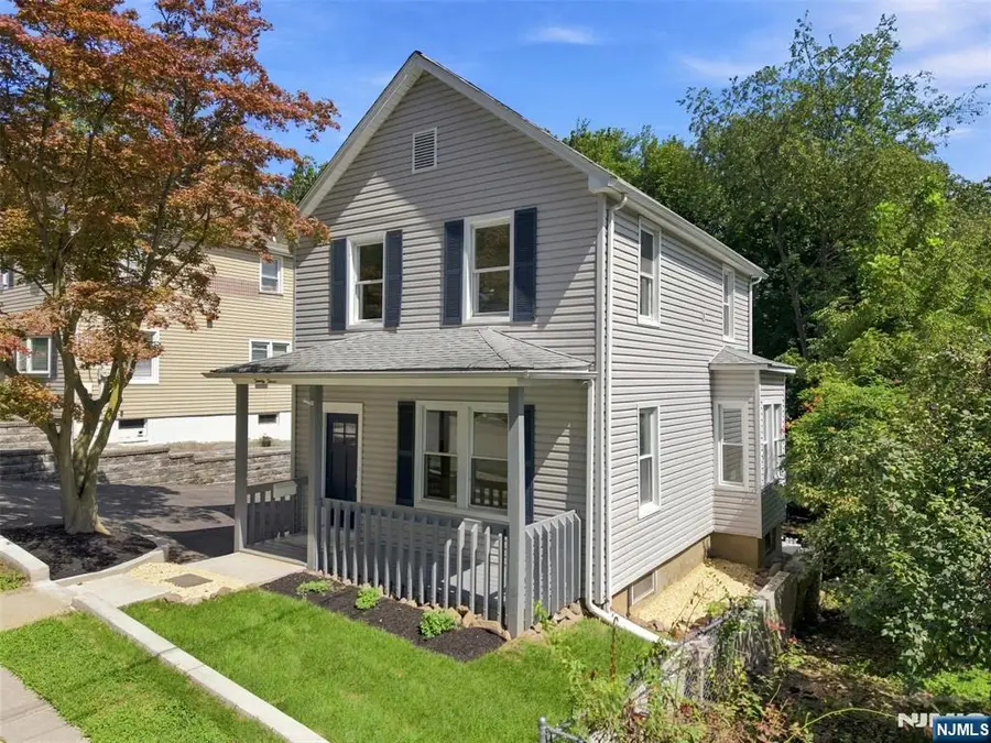 33 Mohawk Avenue, Hawthorne, NJ 07506 - #2