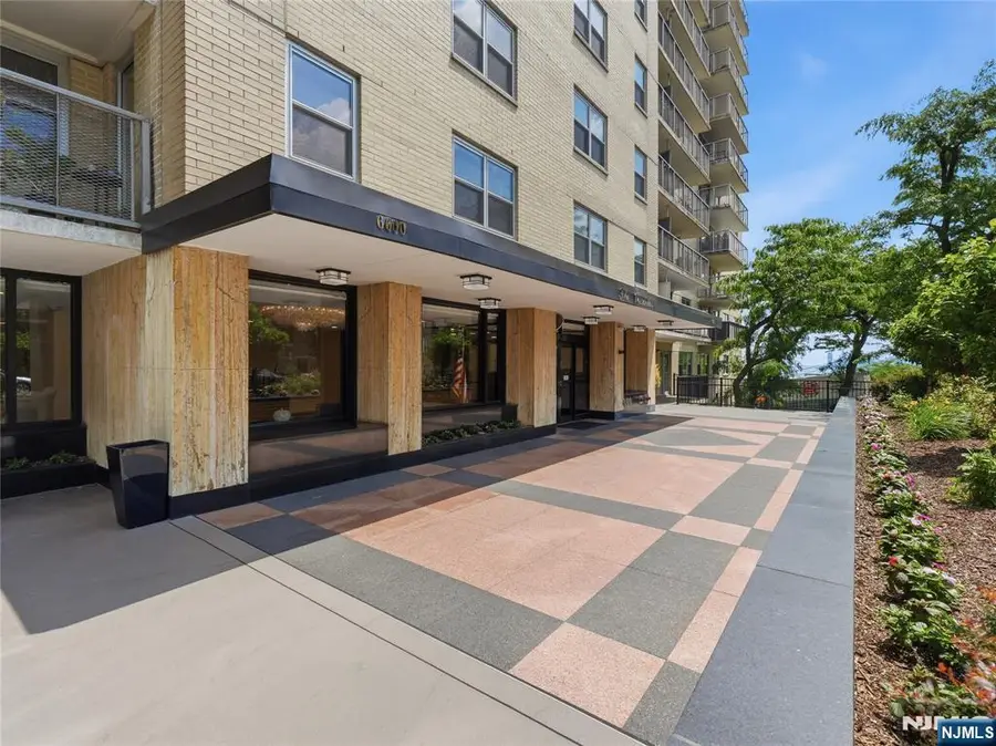 6600 Boulevard E 19H, West New York, NJ 07093 - #2