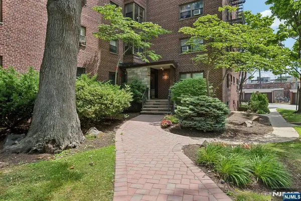 3020 Edwin Avenue 2C, Fort Lee, NJ 07024