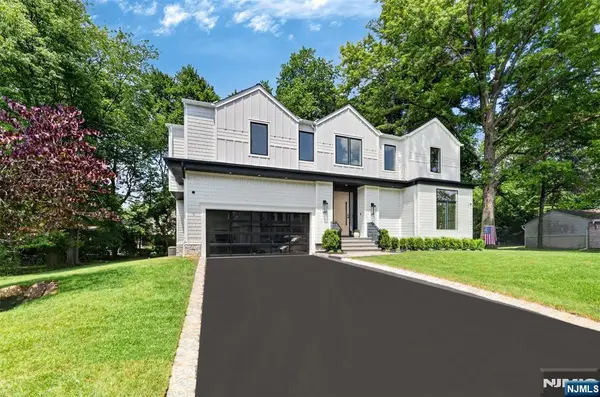 26 Collins Avenue, Closter, NJ 07624