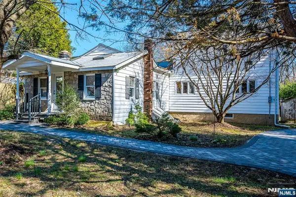 16 Sky Top Road, Lebanon Twp, NJ 07865