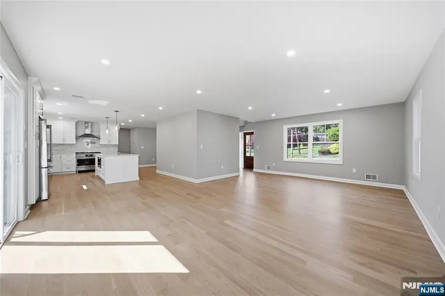 182 W Grand Avenue, Park Ridge, NJ 07656 - #3