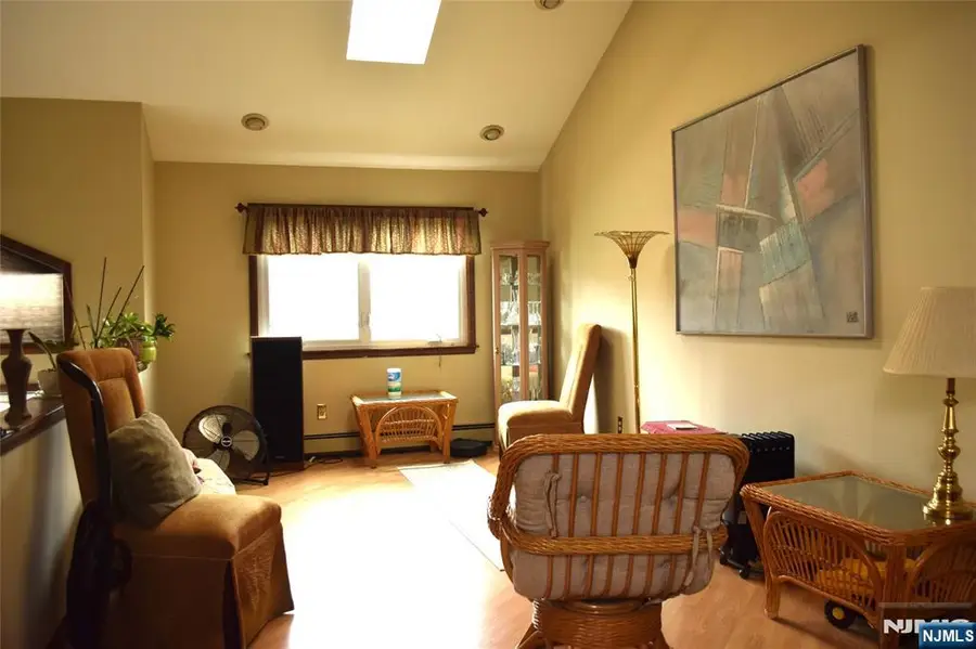 27 3rd Avenue, Roseland, NJ 07068 - #3