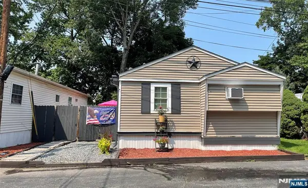 61 Travelo Drive, Wayne, NJ 07470