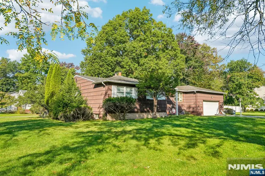 1 Raleigh Lane, Wayne, NJ 07470 - #3