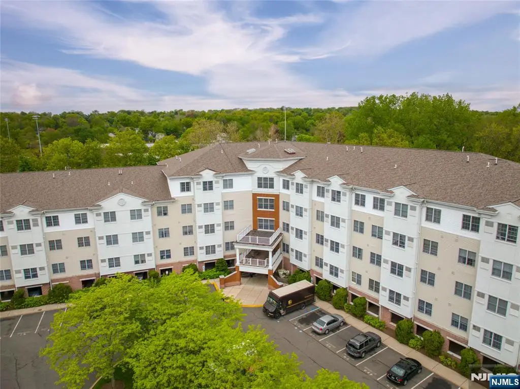 189 Forest Avenue 411, Paramus, NJ 07652 - #1