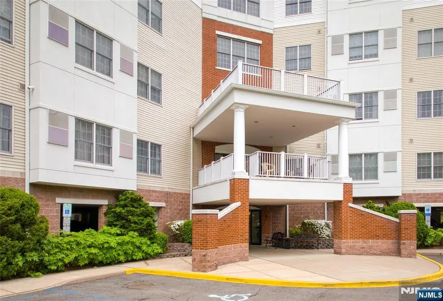 189 Forest Avenue 411, Paramus, NJ 07652 - #2