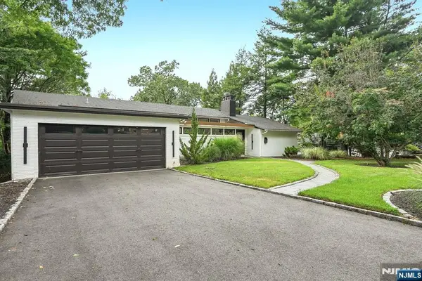 502 Ridgeland Terrace, Leonia, NJ 07605