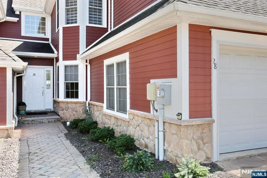 28 Turnberry Lane, Hamburg, NJ 07419 - #3