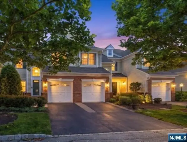 21 Chestnut Court, Cedar Grove, NJ 07009