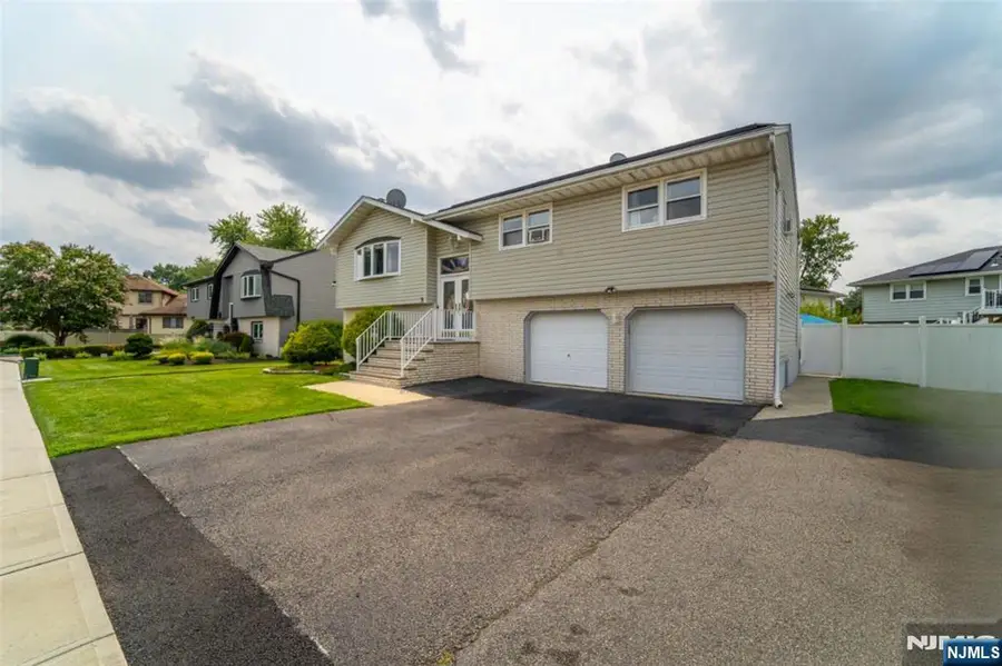 5 La Rosa Drive, Little Ferry, NJ 07643 - #2