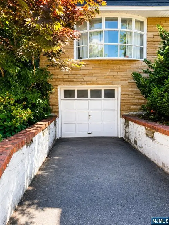 52 Valley Street, Newark, NJ 07106 - #3