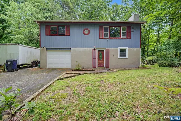 16 Foulton Terrace, Sussex, NJ 07461
