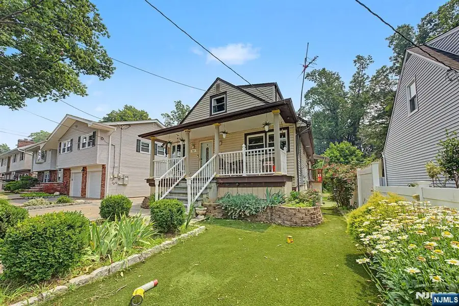92 Blauvelt Avenue, Bergenfield, NJ 07621 - #3