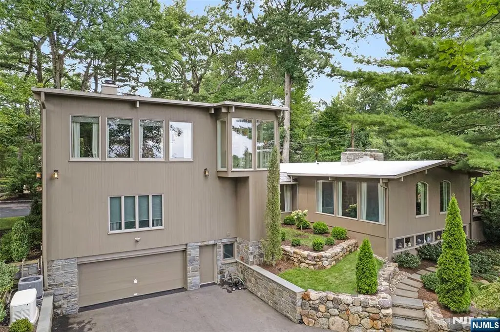 1 Driftway Street, Roseland, NJ 07068 - #1