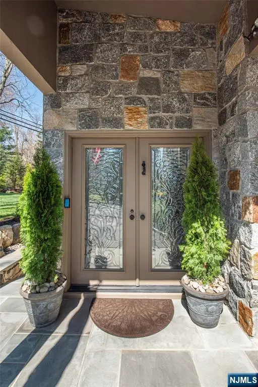 1 Driftway Street, Roseland, NJ 07068 - #2