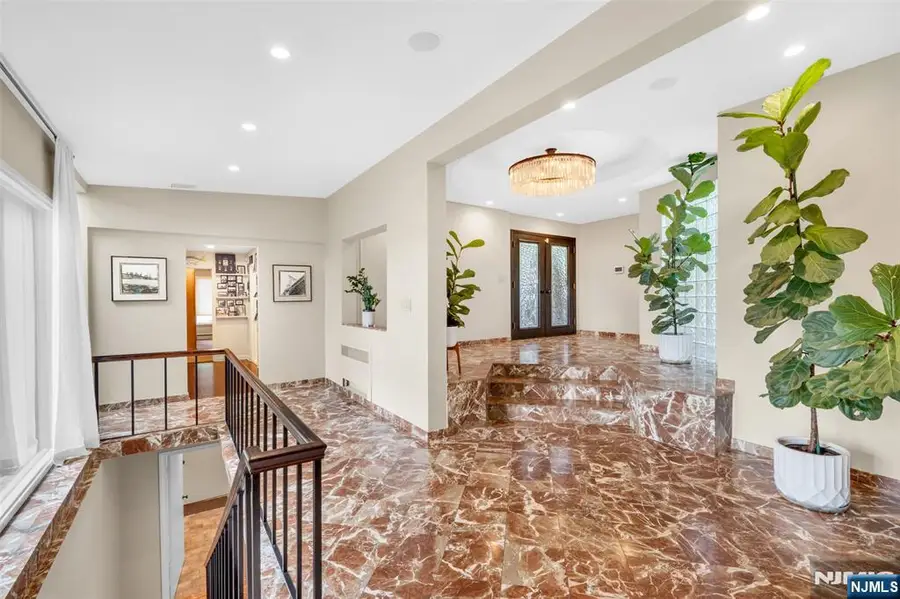1 Driftway Street, Roseland, NJ 07068 - #3